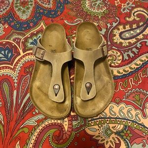 Worn once, Birkenstock Gizeh, tobacco brown, ships with original box.